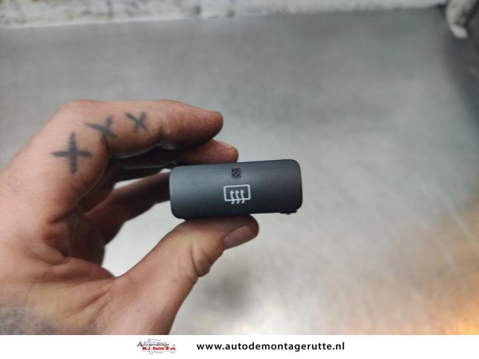 Gebruikte Verwarmingsschakelaar Achterruit Toyota Corolla Verso O192912