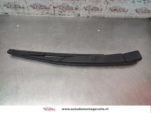 O192952 Gebruikte ruitenwisserarm achter Opel Corsa