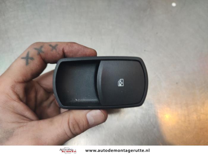 Gebruikte Raam schakelaar elektrisch Opel Corsa O192967