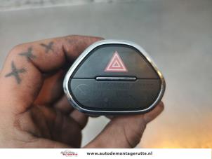 O192993 Gebruikte paniekverlichtings schakelaar Opel Corsa