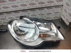 O193003 Gebruikte rechter koplamp Volkswagen Touran