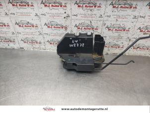 O193020 Gebruikte slotmechaniek portier 4deurs links-voor Hyundai I10