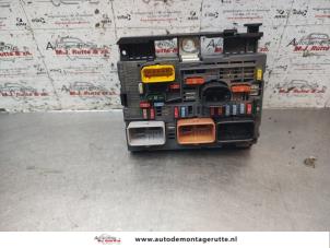 O193040 Gebruikte zekeringkast Peugeot 308