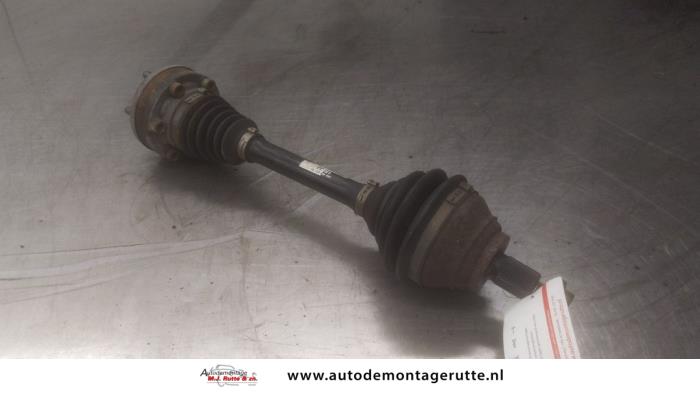 Gebruikte Steekas links-voor Volkswagen Passat O193110
