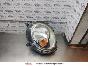Gebruikte Rechter Koplamp Mini Mini (R56) 1.6 Cooper D 16V Prijs op aanvraag aangeboden door Autodemontage M.J. Rutte B.V.