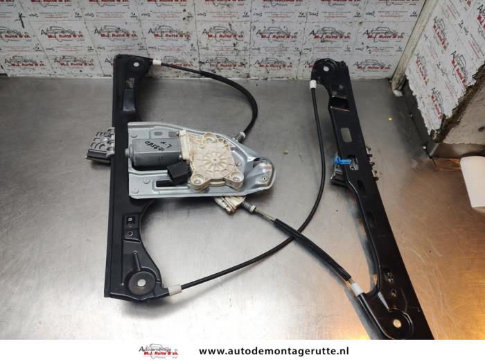 Gebruikte Raammechaniek 4Deurs links-voor Mercedes C-Klasse O193202