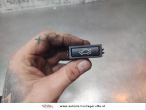 O193227 Gebruikte schakelaar achterklep BMW X5