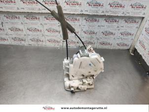 O193245 Gebruikte portierslot mechaniek 4deurs rechts-voor Honda FR-V