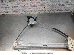 O193242 Gebruikte ruitmechaniek 4deurs links-voor Honda FR-V