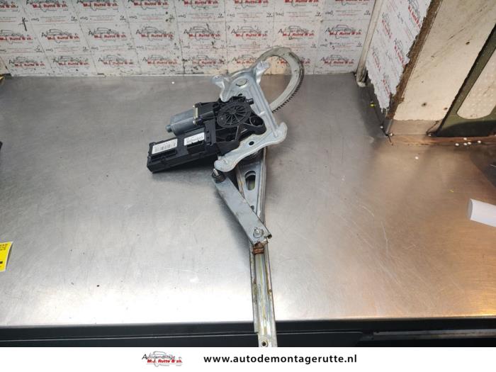 Gebruikte Ruitmechaniek 4Deurs links-voor Renault Megane O193277