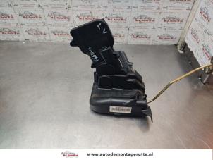 O193357 Gebruikte slotmechaniek portier 4deurs links-voor Mazda 2.