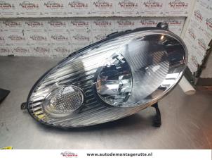 O193364 Gebruikte koplamp rechts Nissan Micra