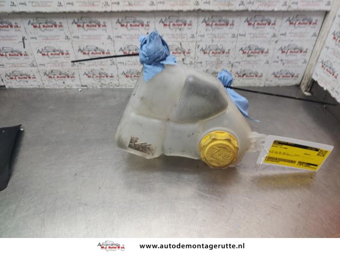 Gebruikte Koelvloeistof Reservoir Mazda 2. O193387
