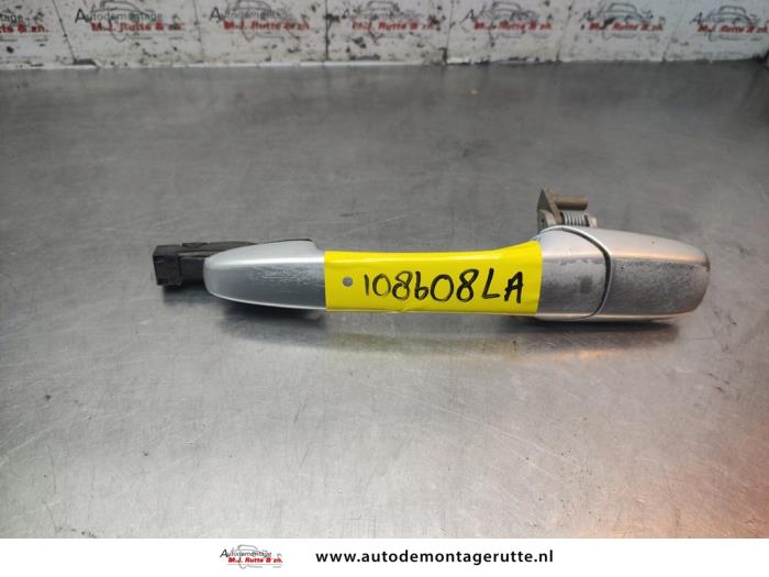 Gebruikte Portiergreep 4Deurs links-achter Mazda 2. O193397