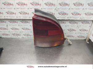 O193404 Gebruikte achterlicht links Toyota Starlet