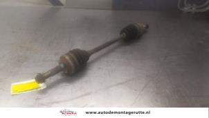 O193418 Gebruikte steekas links-voor Toyota Yaris