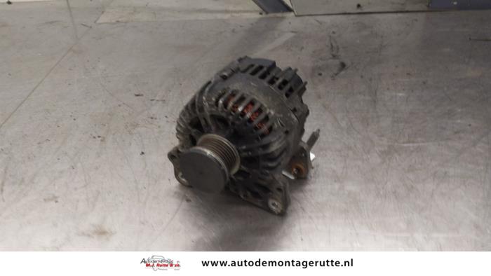 Gebruikte Alternator Volkswagen Golf O193464