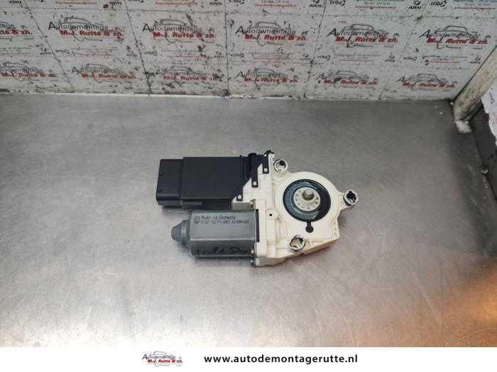 Gebruikte Portierruitmotor Volkswagen Bora O193497