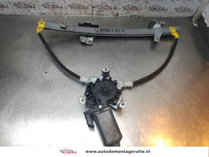 O193575 Gebruikte ruitmechaniek 4deurs links-voor Mazda 323F