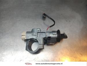 O193589 Gebruikte kontaktslot+sleutel Nissan NV200