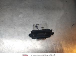 O193597 Gebruikte kachel weerstand Nissan NV200