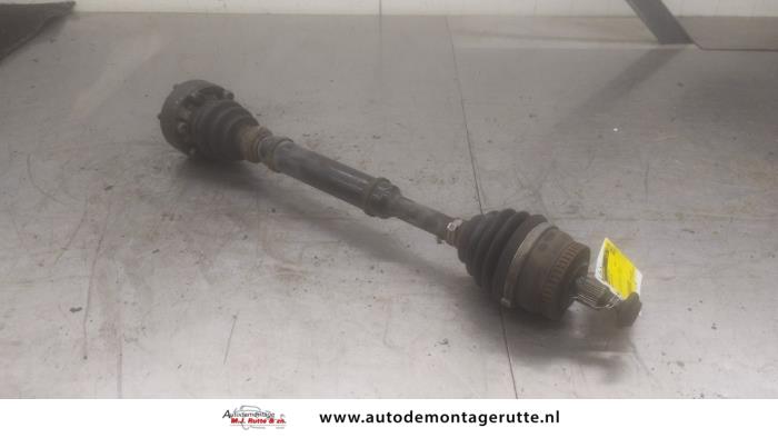 Gebruikte Steekas rechts-voor Skoda Superb O193623