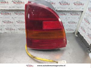 O193663 Gebruikte achterlicht links Toyota Starlet
