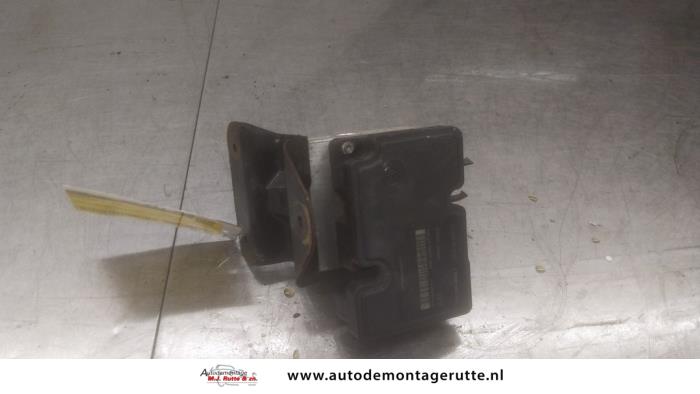 Gebruikte ABS Pomp Toyota Yaris O193667