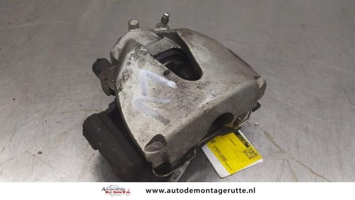 Gebruikte Remklauw (Tang) links-voor Opel Zafira O193742