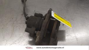 O193743 Gebruikte remklauw (tang) rechts-voor Volvo C30