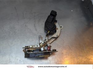 O193798 Gebruikte slotmechaniek portier 4deurs rechts-voor Suzuki Ignis