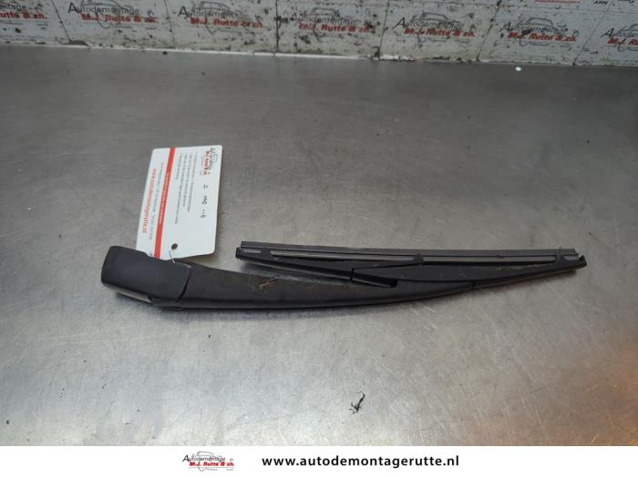 Gebruikte Ruitenwisserarm achter Suzuki Splash O193974