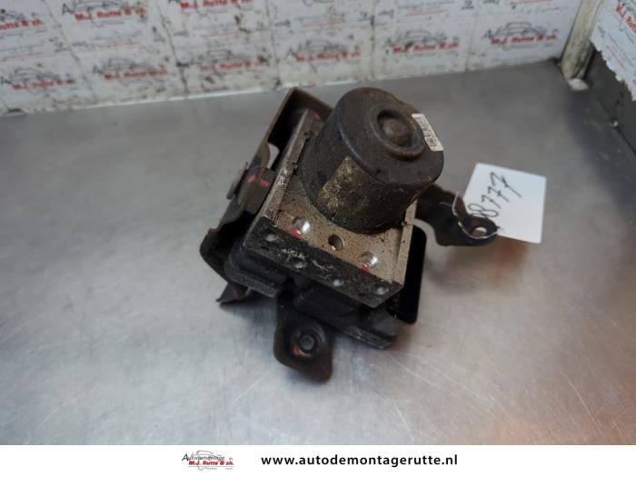 Gebruikte ABS Pomp Suzuki Splash O193979