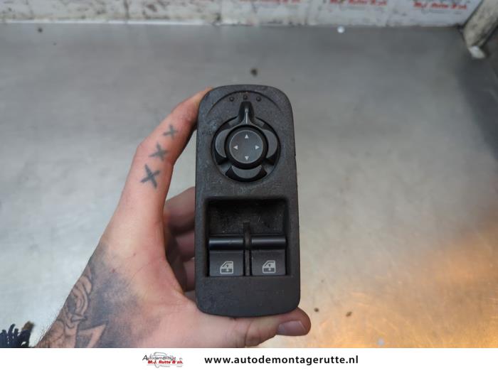 Gebruikte Combischakelaar ramen Alfa Romeo Mito O193987