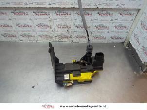 O194044 Gebruikte portierslot mechaniek 4deurs rechts-achter Volvo XC90