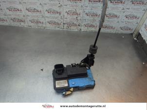 O194047 Gebruikte slotmechaniek portier 4deurs rechts-voor Volvo XC90