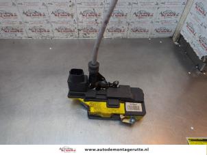 O194056 Gebruikte slotmechaniek portier 4deurs links-achter Volvo XC90