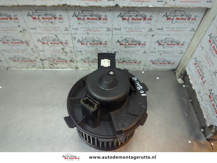 Gebruikte Kachel Ventilatiemotor Peugeot 307 O194060