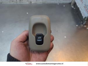 O194068 Gebruikte schakelaar elektrisch raam Volvo XC90