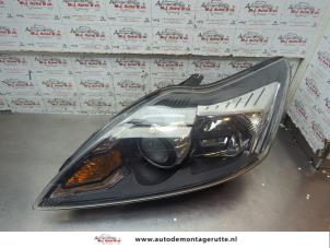 O194075 Gebruikte linker koplamp Ford Focus