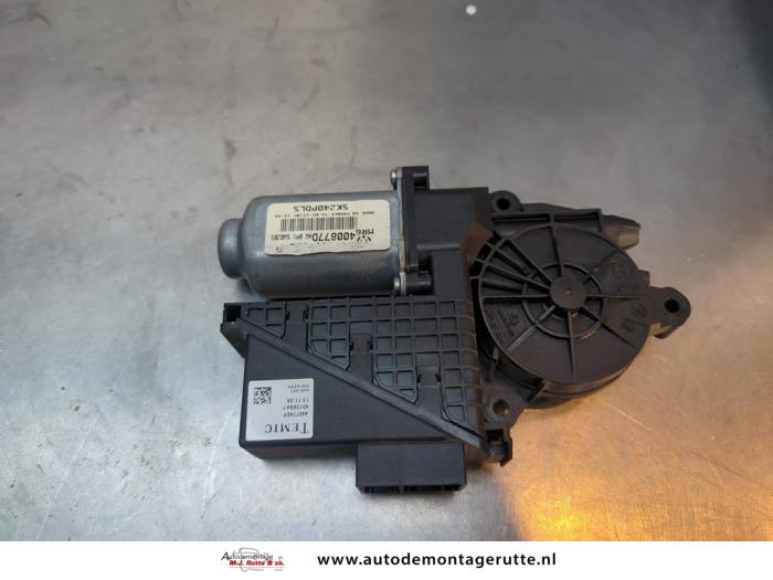 Gebruikte Portierruitmotor Skoda Fabia O194103