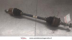 O194207 Gebruikte steekas links-voor Suzuki Splash