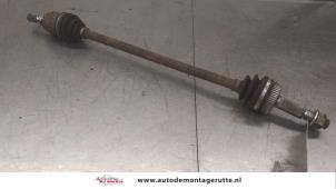 O194252 Gebruikte steekas rechts-achter Nissan X-Trail