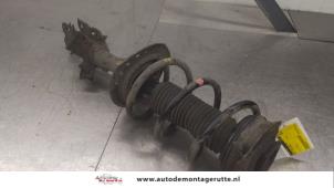 O194261 Gebruikte mac phersonpoot rechts-voor Nissan X-Trail