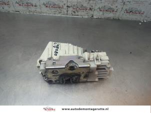 O194306 Gebruikte slotmechaniek portier 4deurs links-voor Mercedes B-Klasse