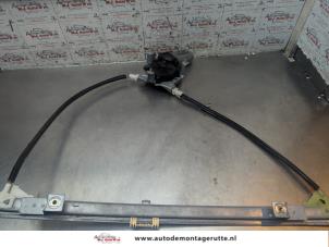 O194323 Gebruikte ruitmechaniek 2deurs rechts-voor Renault Clio