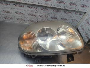 O194329 Gebruikte koplamp rechts Renault Clio
