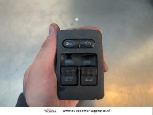O194355 Gebruikte schakelaar elektrisch raam Volkswagen Lupo