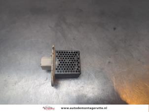 O194390 Gebruikte kachel weerstand Opel Agila