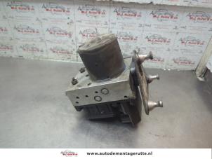 O194438 Gebruikte abs pomp Mercedes Sprinter